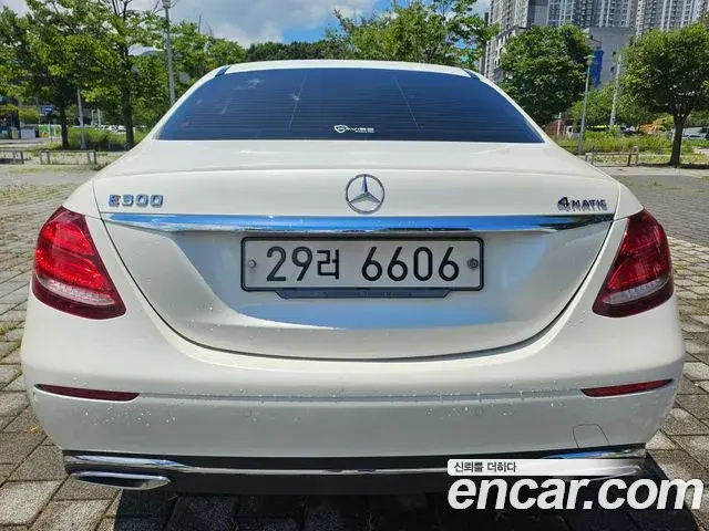 Mercedes-Benz E-Class 2019 — Şəkil 1/20