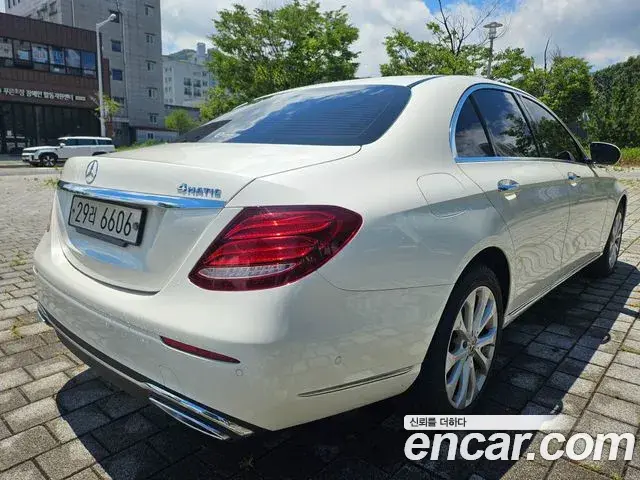 Mercedes-Benz E-Class 2019 — Şəkil 9/20