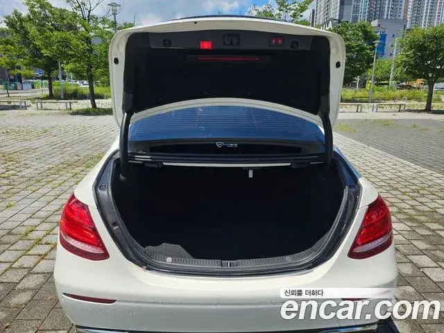 Mercedes-Benz E-Class 2019 — Şəkil 2/20