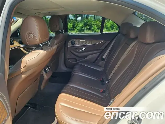 Mercedes-Benz E-Class 2019 — Şəkil 11/20