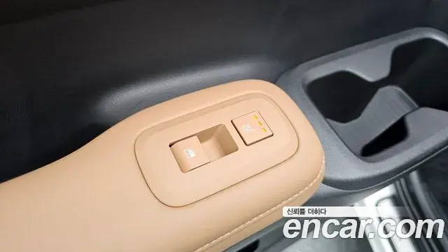 Hyundai Santa Fe 2024 — Şəkil 29/33