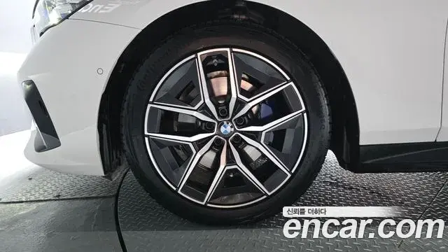 BMW 5 Series 2025 — Photo 5/20