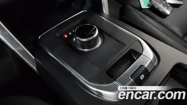 Land Rover Discovery Sport 2018 — Фото 9/20