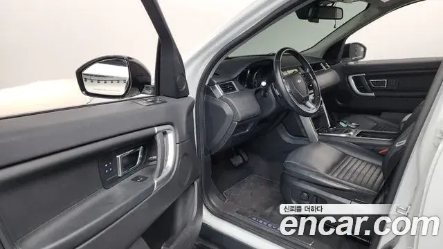 Land Rover Discovery Sport 2018 — Фото 10/20
