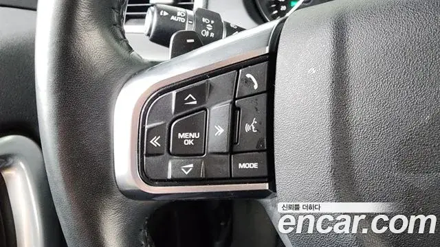 Land Rover Discovery Sport 2018 — Фото 17/20