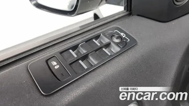 Land Rover Discovery Sport 2018 — ფოტო 9/37