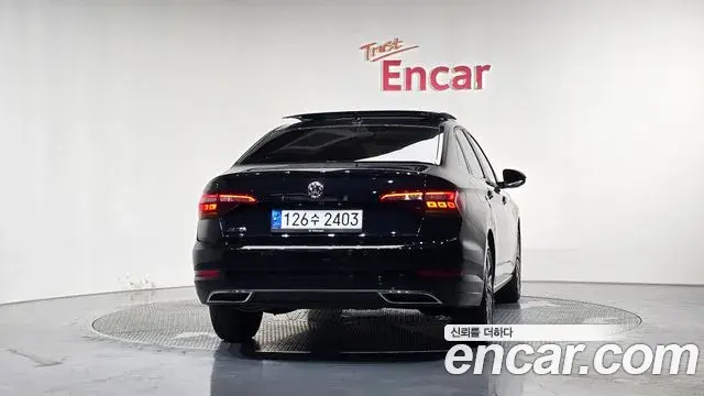 Volkswagen Jetta 2021 — Şəkil 4/30