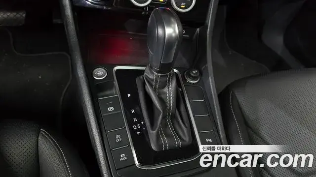 Volkswagen Jetta 2021 — Şəkil 10/30