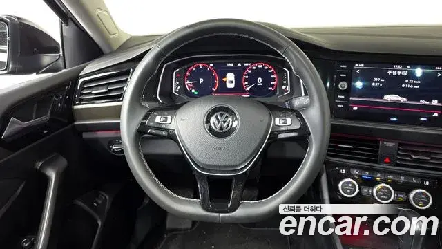 Volkswagen Jetta 2021 — Şəkil 14/30