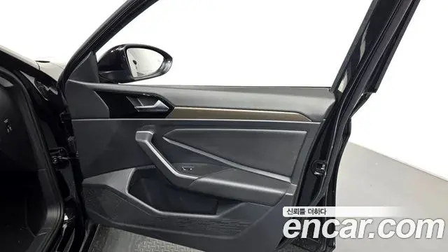 Volkswagen Jetta 2021 — Şəkil 29/30