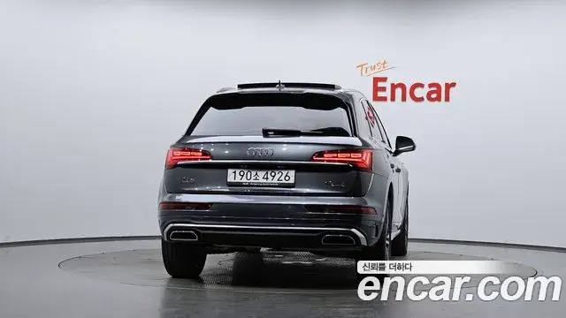 Audi Q5 2023 — Фото 4/20