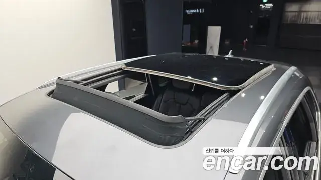 Audi Q5 2023 — Şəkil 9/35