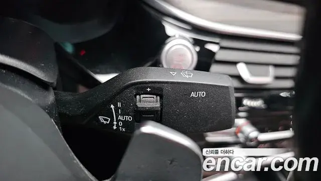 BMW 5 Series 2019 — Photo 31/34