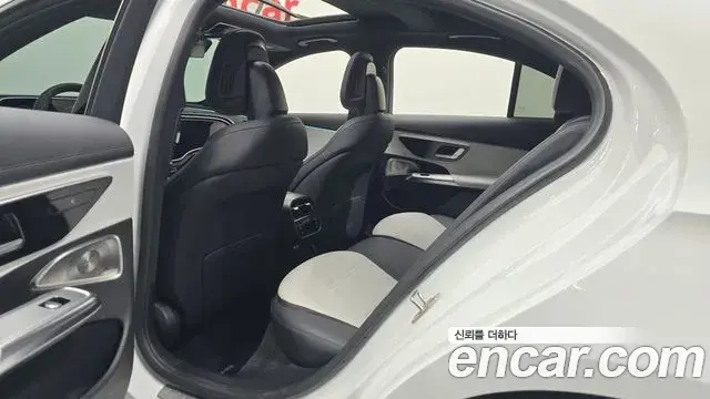 Mercedes-Benz E-Class 2025 — Фото 11/20