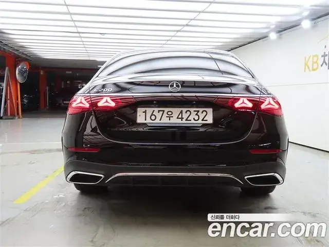 Mercedes-Benz E-Class 2025 — ფოტო 5/20