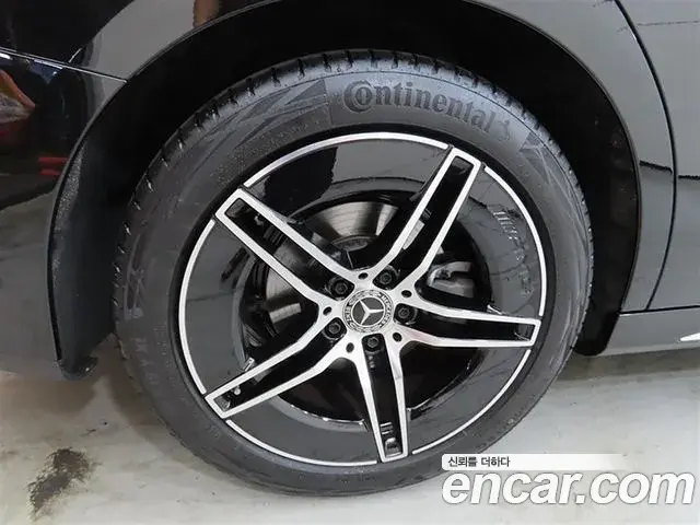 Mercedes-Benz E-Class 2025 — ფოტო 9/20