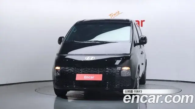 Hyundai Staria 2025 — Фото 3/20