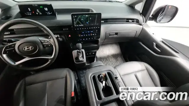 Hyundai Staria 2025 — Фото 7/20