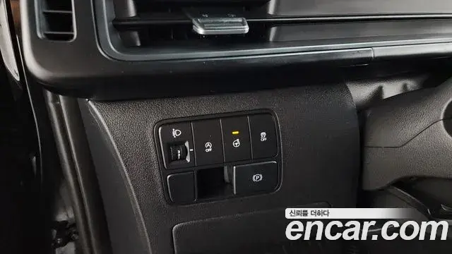 Hyundai Staria 2025 — Фото 17/20
