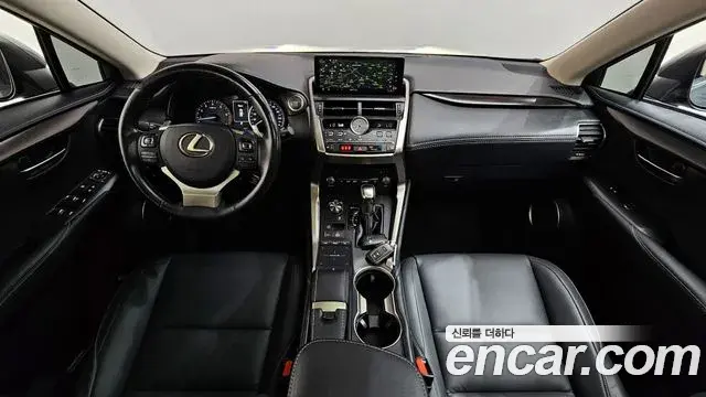 Lexus NX300 2018 — Şəkil 20/32