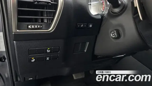 Lexus NX300 2018 — Şəkil 26/32