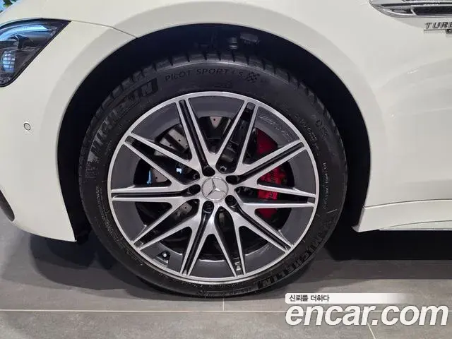 Mercedes-Benz AMG GT 2025 — Фото 4/20