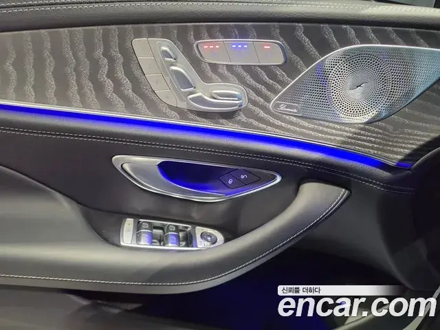 Mercedes-Benz AMG GT 2025 — Фото 12/20