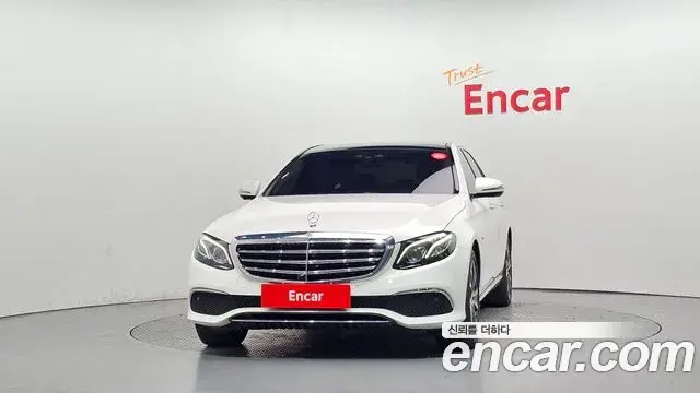 Mercedes-Benz E-Class 2019 — Şəkil 10/20