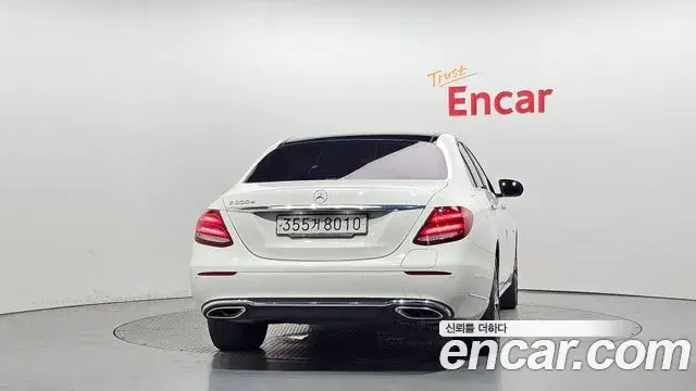 Mercedes-Benz E-Class 2019 — Şəkil 11/20