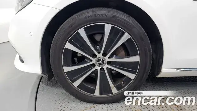 Mercedes-Benz E-Class 2019 — Şəkil 20/20