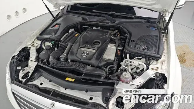 Mercedes-Benz E-Class 2019 — Şəkil 15/20
