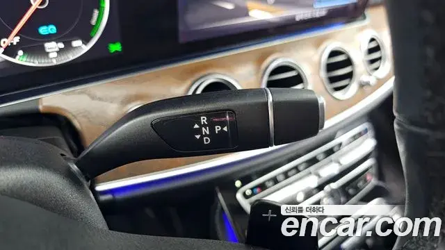 Mercedes-Benz E-Class 2019 — Şəkil 2/20