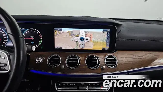 Mercedes-Benz E-Class 2019 — Şəkil 17/20