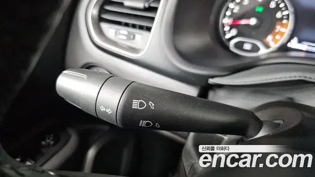 Jeep Renegade 2022 — Şəkil 32/32