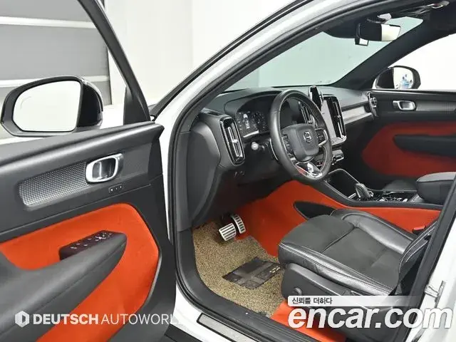 Volvo XC40 2019 — Şəkil 19/20