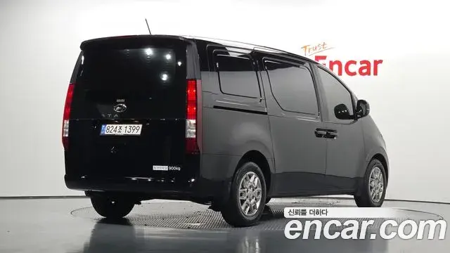 Hyundai Staria 2023 — Фото 2/20