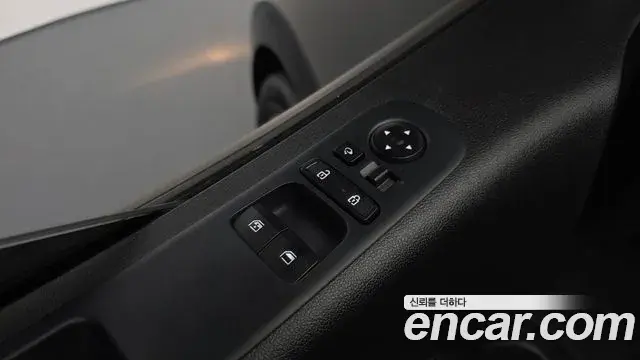 Hyundai Staria 2023 — Фото 19/20
