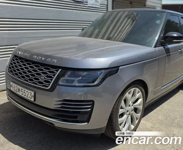 Land Rover Range Rover 2020 — ფოტო 2/10