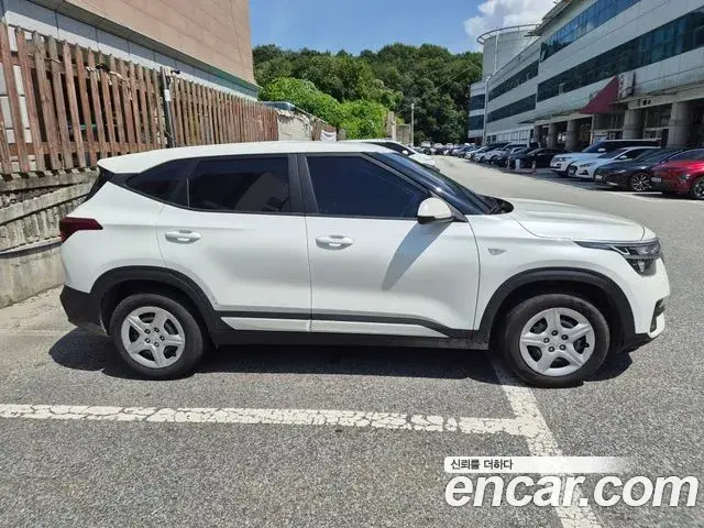 Kia Seltos 2021 — ფოტო 9/18