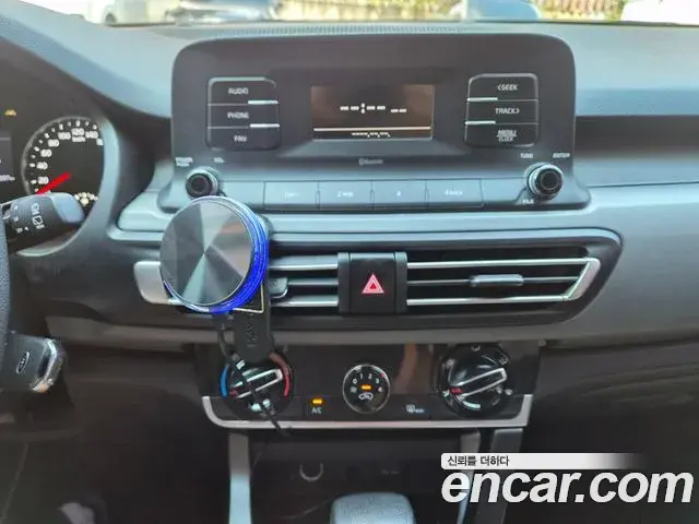 Kia Seltos 2021 — ფოტო 7/18