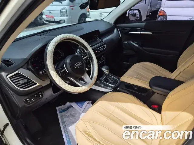 Kia Seltos 2021 — ფოტო 3/18
