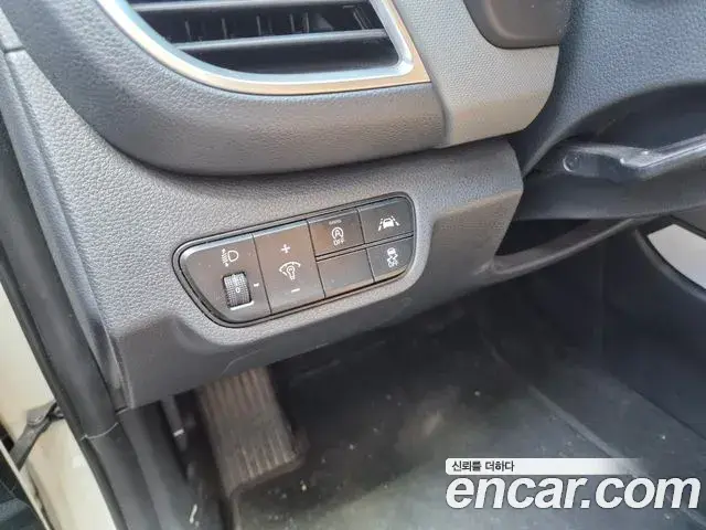 Kia Seltos 2021 — ფოტო 14/18
