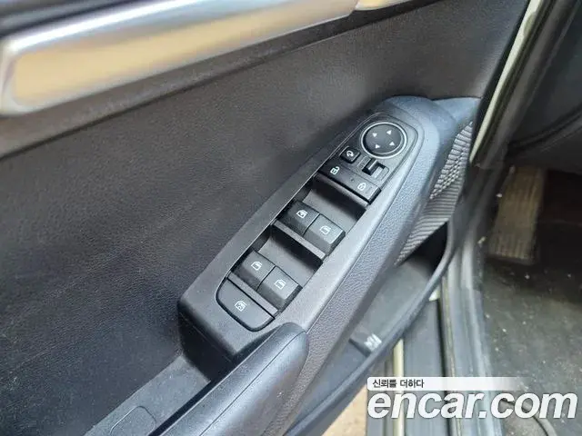 Kia Seltos 2021 — ფოტო 12/18