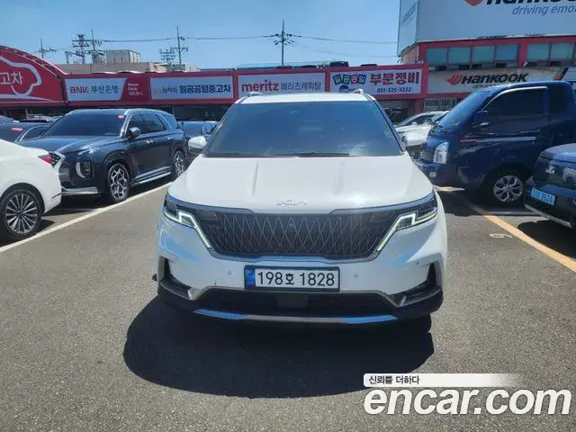 Kia Carnival 2023 — Фото 2/12
