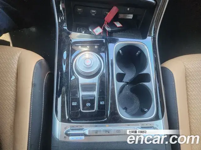 Kia Carnival 2023 — Фото 11/12