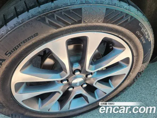Jeep Grand Cherokee 2018 — Şəkil 16/18