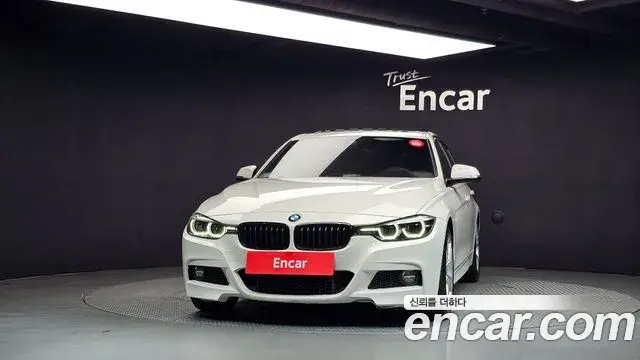 BMW 3 Series 2018 — Şəkil 22/35