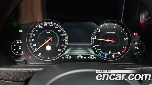 BMW 3 Series 2018 — Şəkil 14/35
