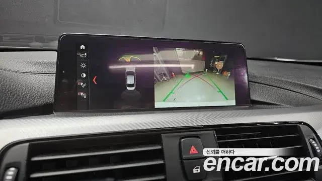 BMW 3 Series 2018 — Şəkil 19/35