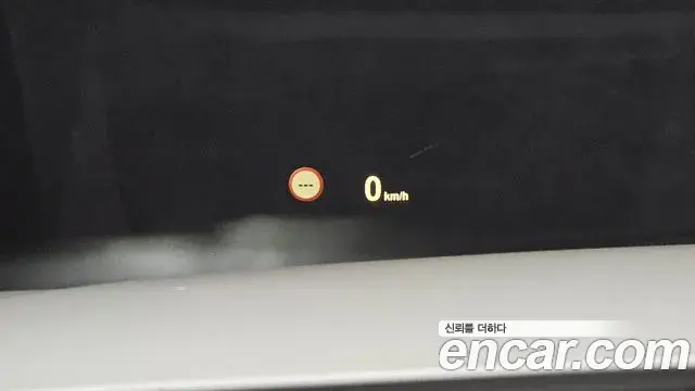 BMW 3 Series 2018 — Şəkil 17/35